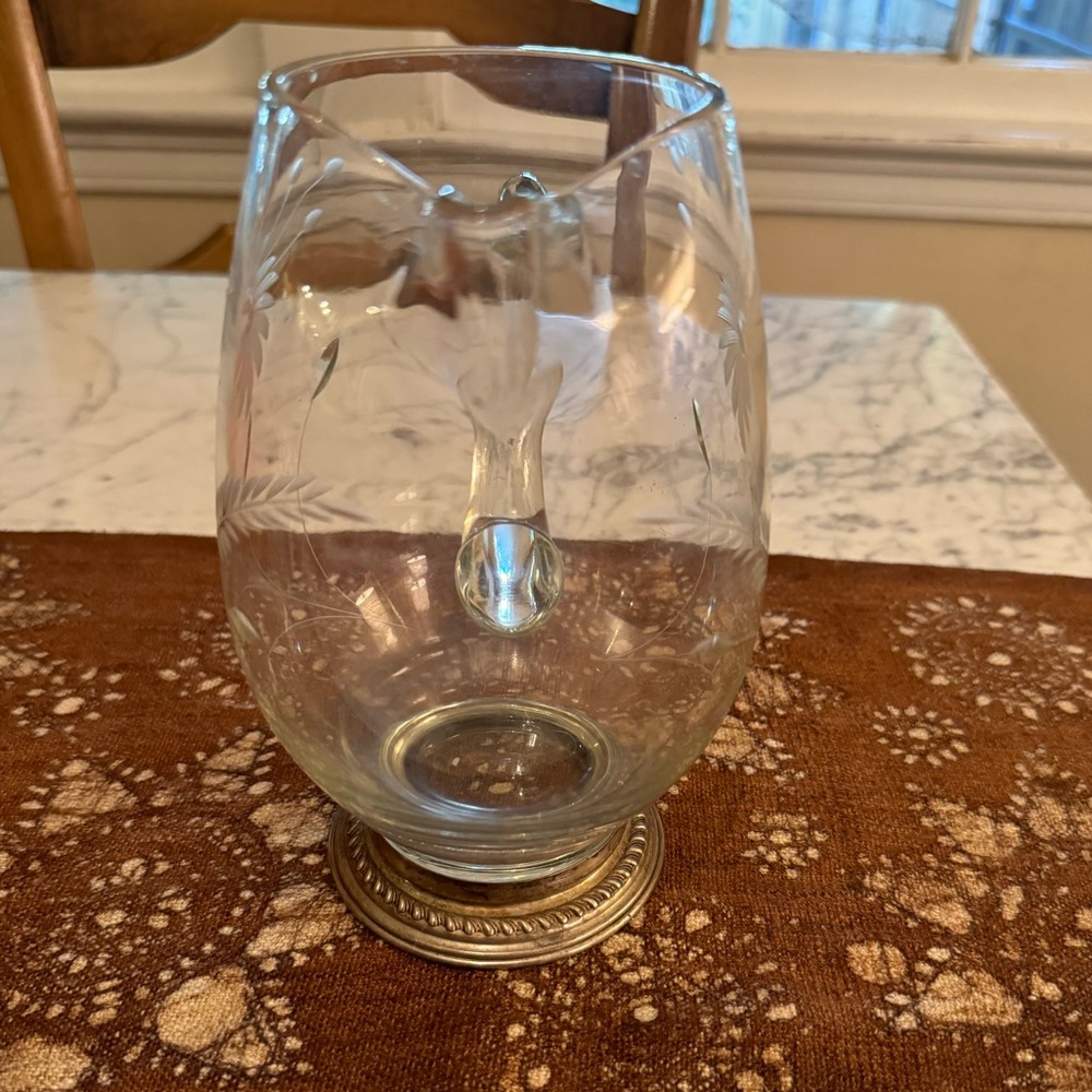 Sterling and etched glass pitcher. EUC vintage item! 7x5 - Picture 2 of 4